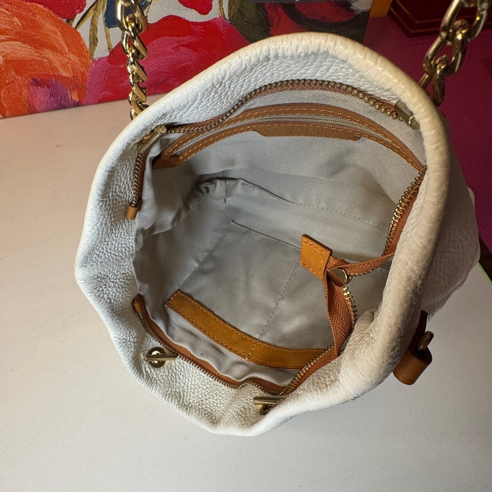 Valentina White Shoulder Bag with Gold Chain Straps - Picture 8 of 10